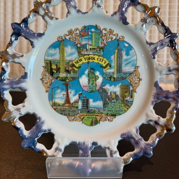 Charming vintage souvenir plate bundle featuring two iconic American destination - Picture 8 of 9